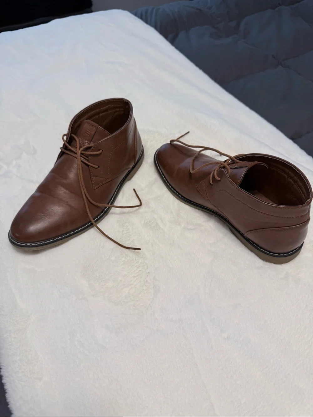 London Fog Men's Brown Leather Chukka Boots - Smooth Tan-Brown Finish